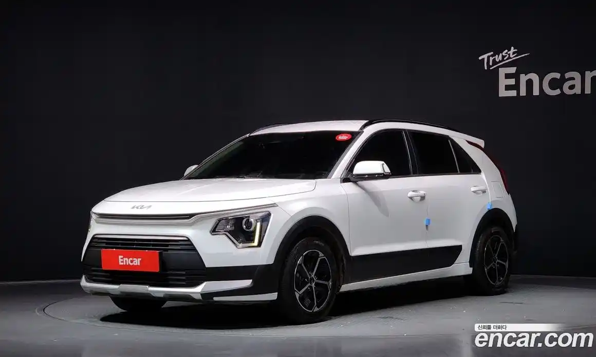 Kia Niro 2023 1.6 Автомат в Москве № 16657, фото 18