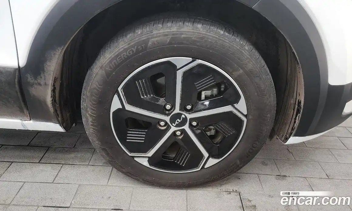 Kia Niro 2023 1.6 Автомат в Москве № 16657, фото 19