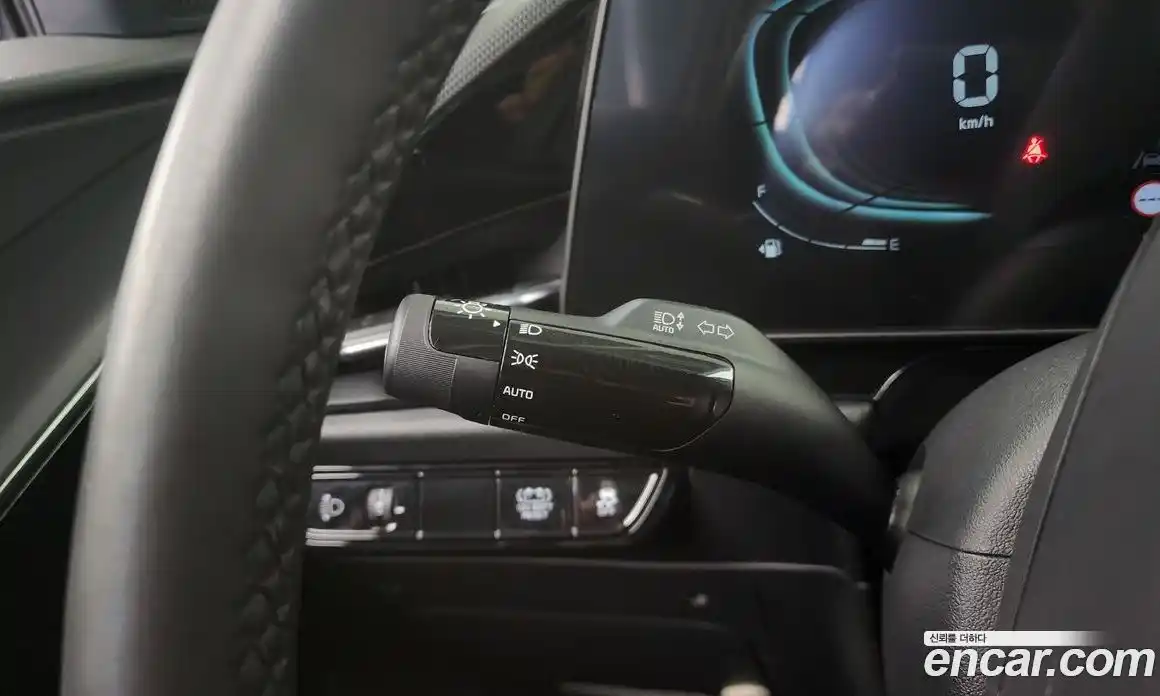 Kia Niro 2023 1.6 Автомат в Москве № 16657, фото 3