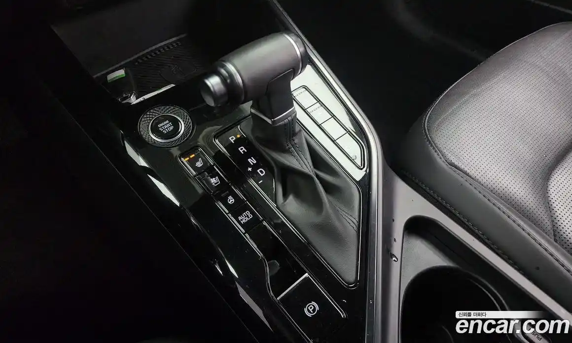 Kia Niro 2023 1.6 Автомат в Москве № 16657, фото 10