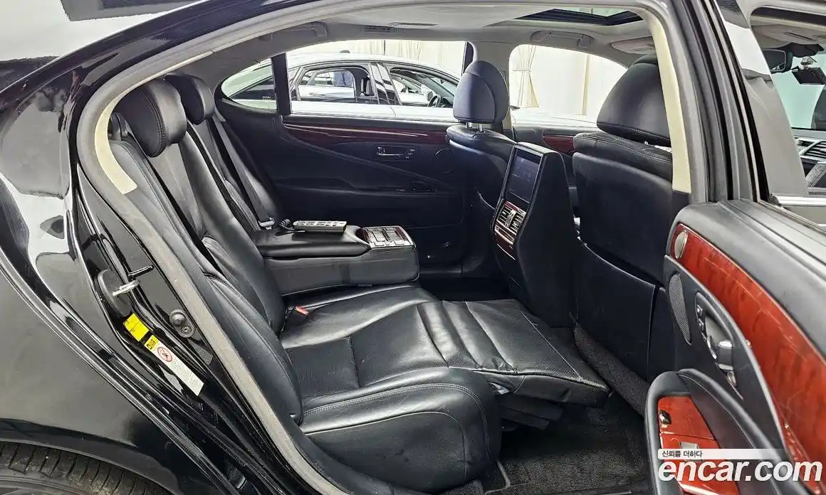 Lexus LS 2012 4.6 Автомат в Москве № 168222, фото 12