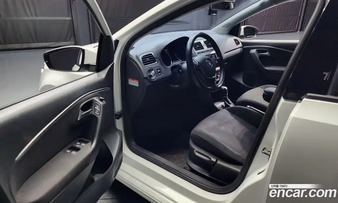 Volkswagen Polo 2016 1.4 Автомат в Москве № 169059, фото 11