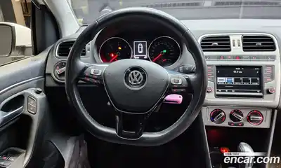 Volkswagen Polo 2016 1.4 Автомат в Москве № 169059, миниатюра 7