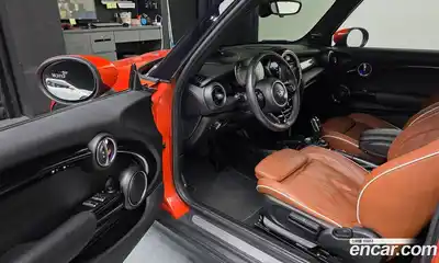 Mini Cooper Convertible 2021 2.0 Автомат в Москве № 172358, миниатюра 7