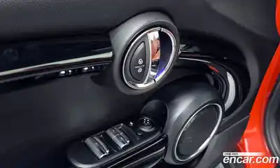 Mini Cooper Convertible 2021 2.0 Автомат в Москве № 172358, миниатюра 10