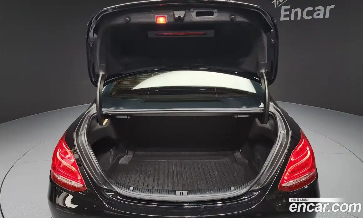 Mercedes-Benz C-Class 2017 2.0 Автомат в Москве № 178108, фото 10