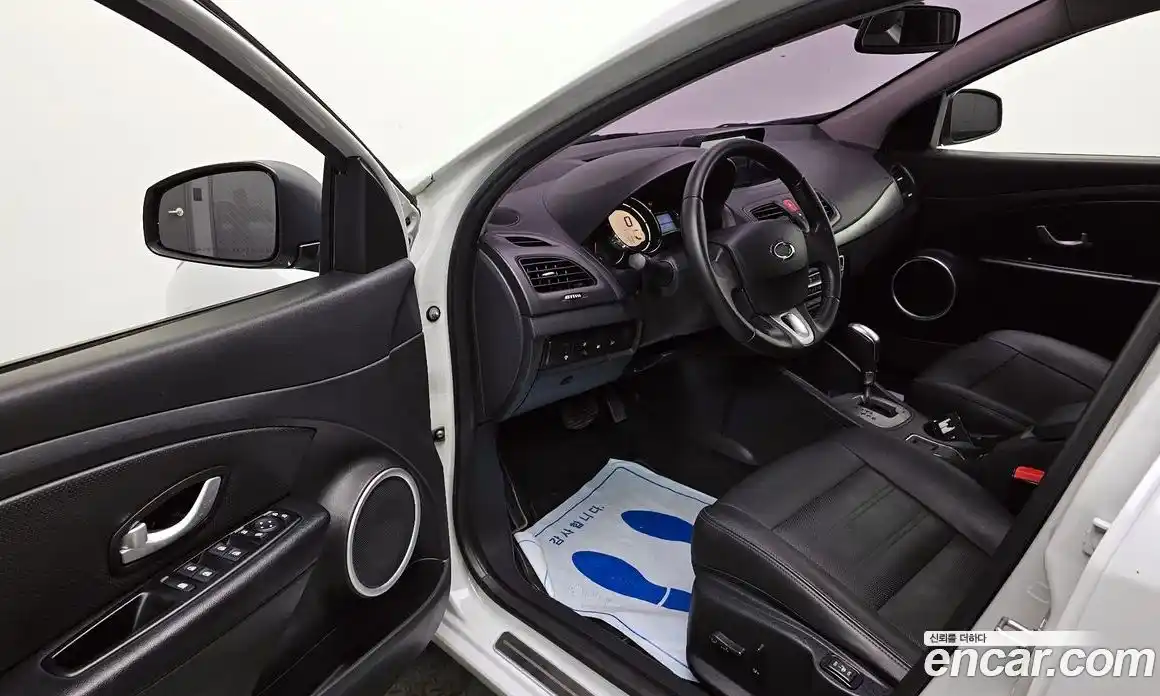 Renault SM3 2018 1.6 Автомат в Москве № 178608, фото 14