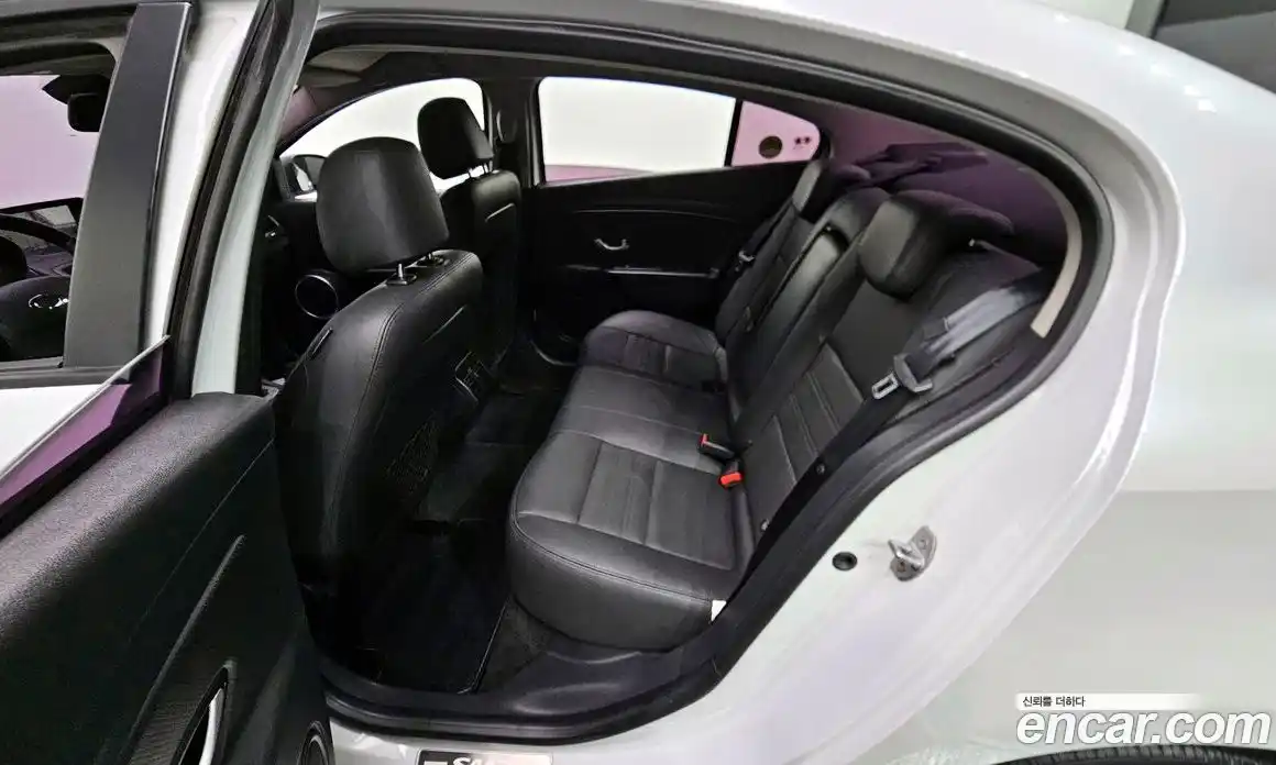 Renault SM3 2018 1.6 Автомат в Москве № 178608, фото 17