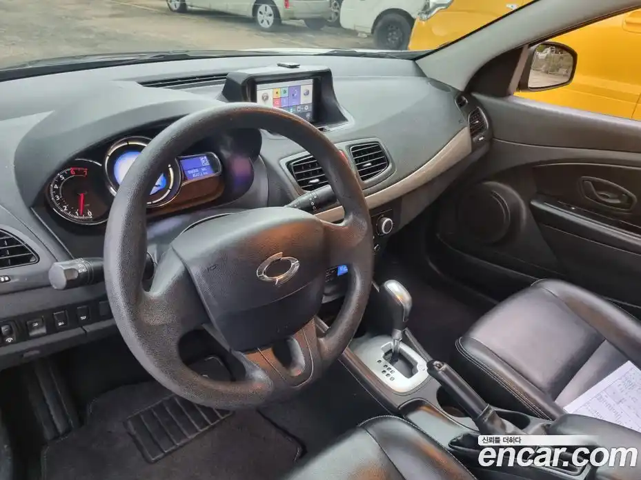 Renault SM3 2015 1.6 Автомат в Москве № 186151, фото 12