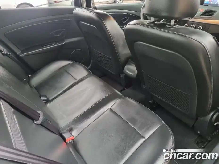 Renault SM3 2015 1.6 Автомат в Москве № 186151, фото 15