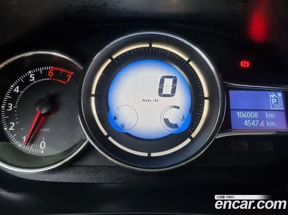 Renault SM3 2015 1.6 Автомат в Москве № 186151, фото 8