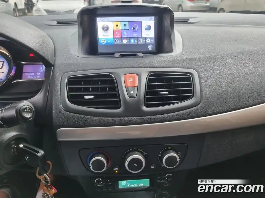 Renault SM3 2015 1.6 Автомат в Москве № 186151, фото 10