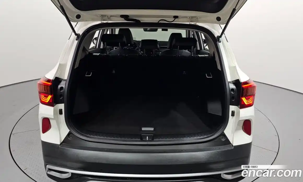 Kia Seltos 2022 1.6 Автомат в Москве № 19379, фото 13