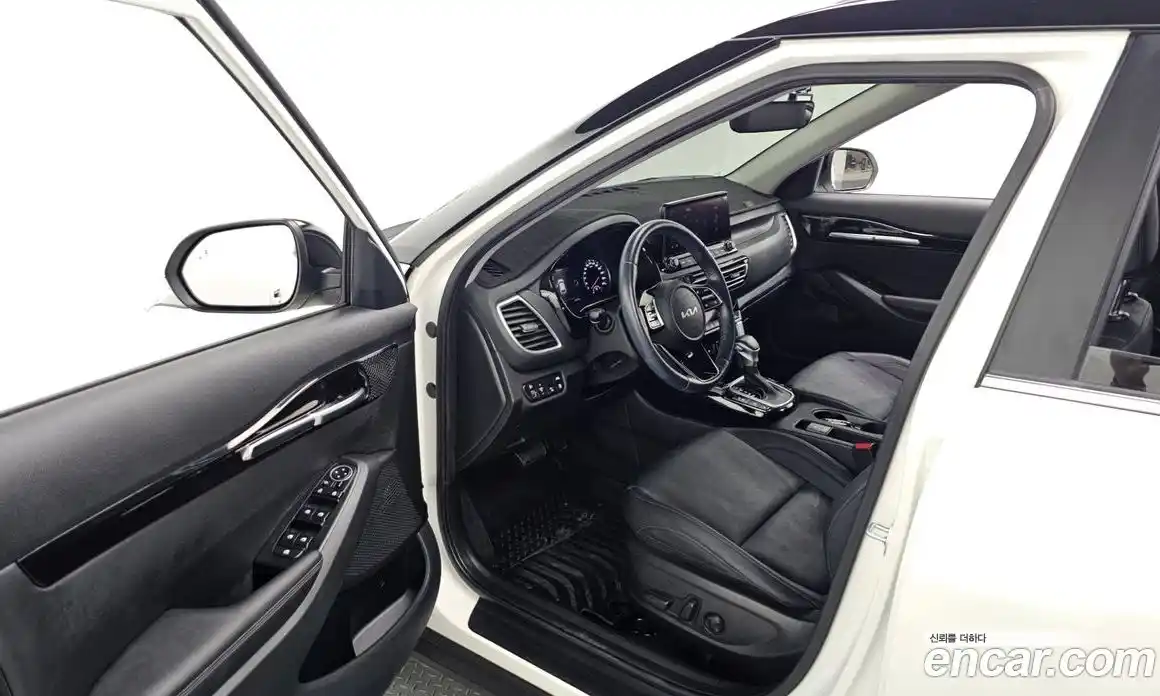 Kia Seltos 2022 1.6 Автомат в Москве № 19379, фото 3