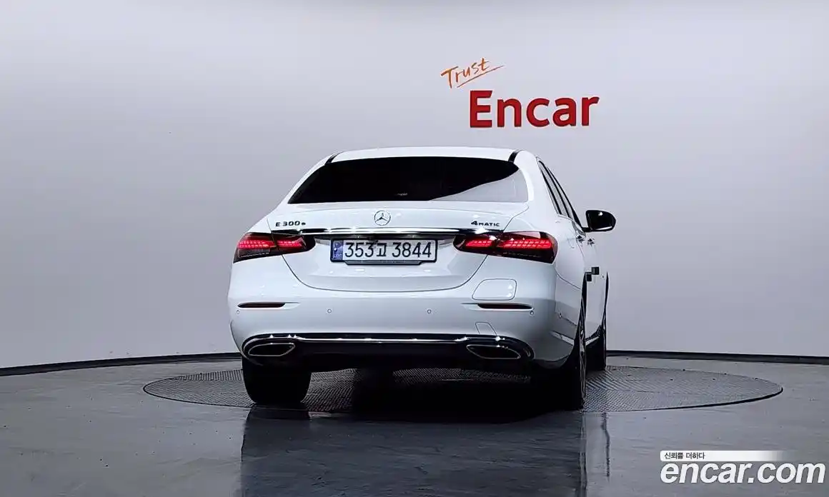 Mercedes-Benz E-Class 2021 2.0 Автомат в Москве № 194970, фото 17