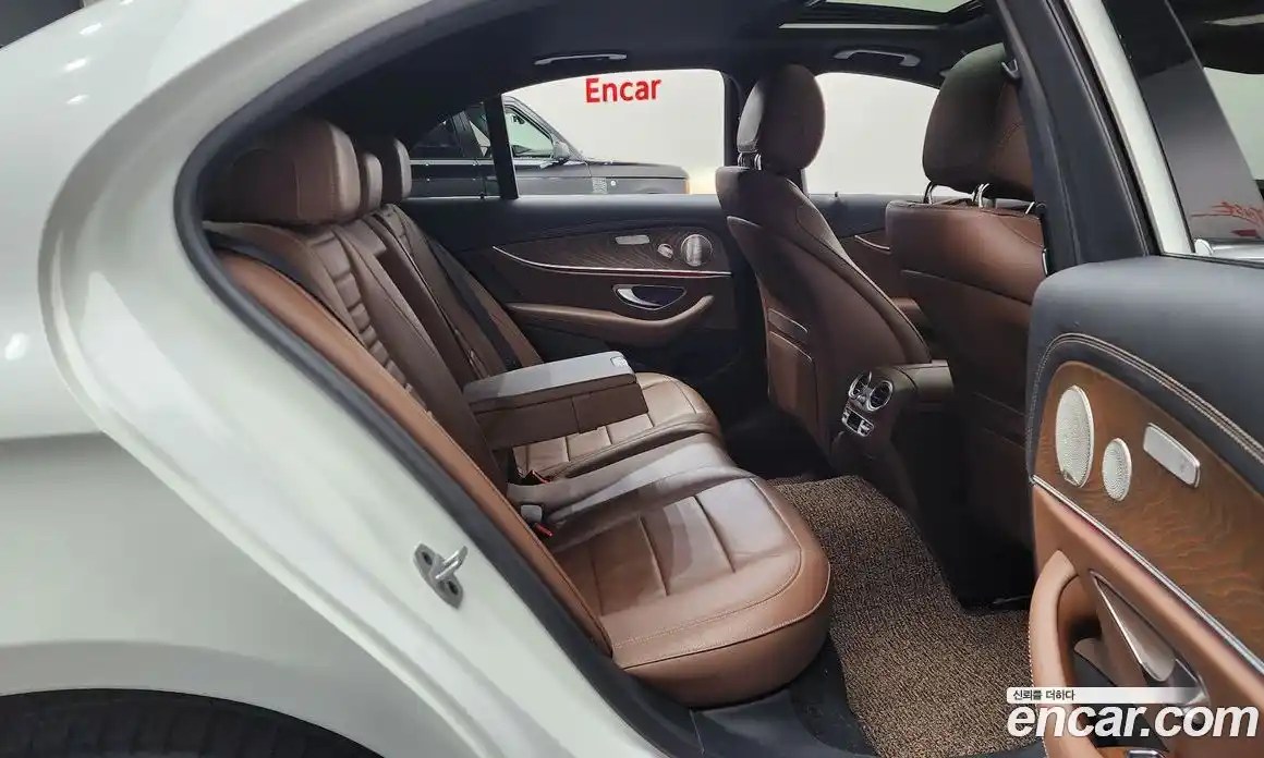 Mercedes-Benz E-Class 2021 2.0 Автомат в Москве № 194970, фото 19