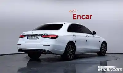 Mercedes-Benz E-Class 2021 2.0 Автомат в Москве № 194970, миниатюра 3