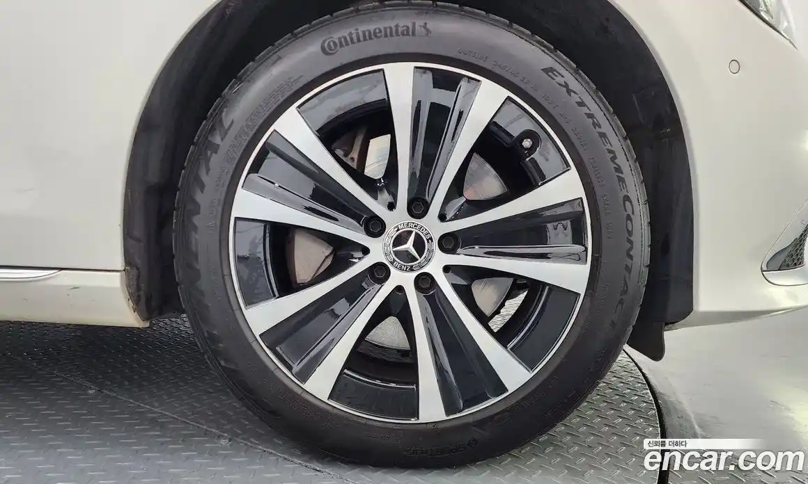 Mercedes-Benz E-Class 2021 2.0 Автомат в Москве № 194970, фото 4