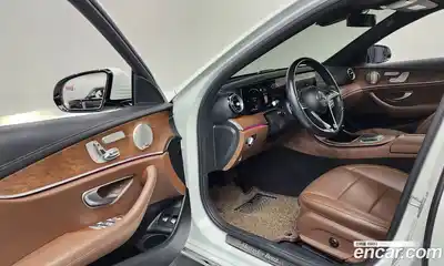 Mercedes-Benz E-Class 2021 2.0 Автомат в Москве № 194970, миниатюра 7