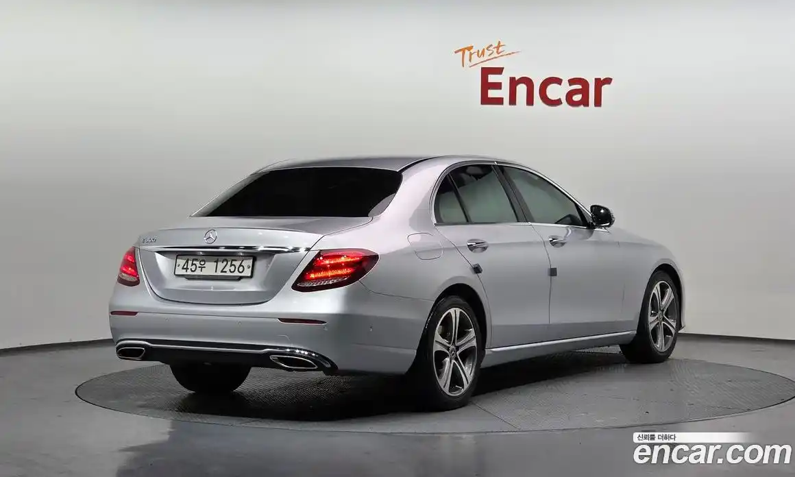 Mercedes-Benz E-Class 2017 2.0 Автомат в Москве № 195065, фото 13