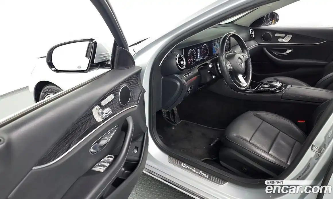 Mercedes-Benz E-Class 2017 2.0 Автомат в Москве № 195065, фото 14