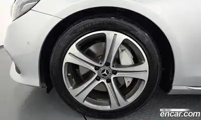Mercedes-Benz E-Class 2017 2.0 Автомат в Москве № 195065, миниатюра 3
