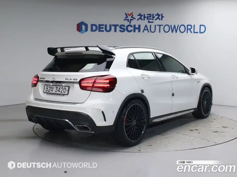 Mercedes-Benz GLA-Class 2018 2.0 Автомат в Москве № 195184, фото 2