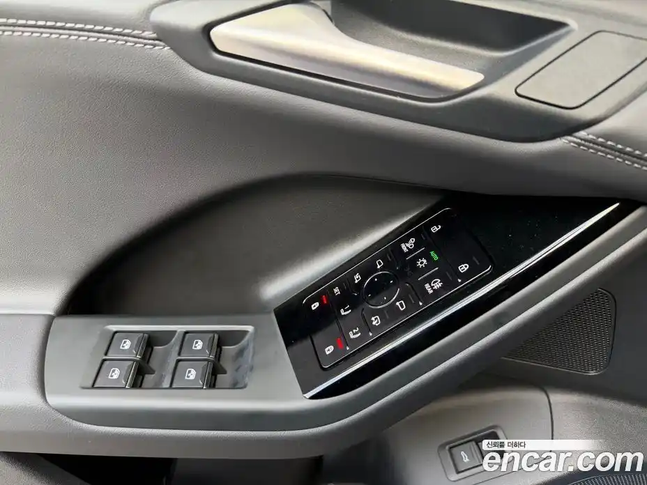 Audi Q6 e-tron 2025 Автомат в Москве № 195449, фото 8