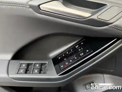 Audi Q6 e-tron 2025 Автомат в Москве № 195449, миниатюра 8