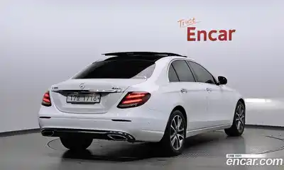Mercedes-Benz E-Class 2019 2.0 Автомат в Москве № 195653, миниатюра 2