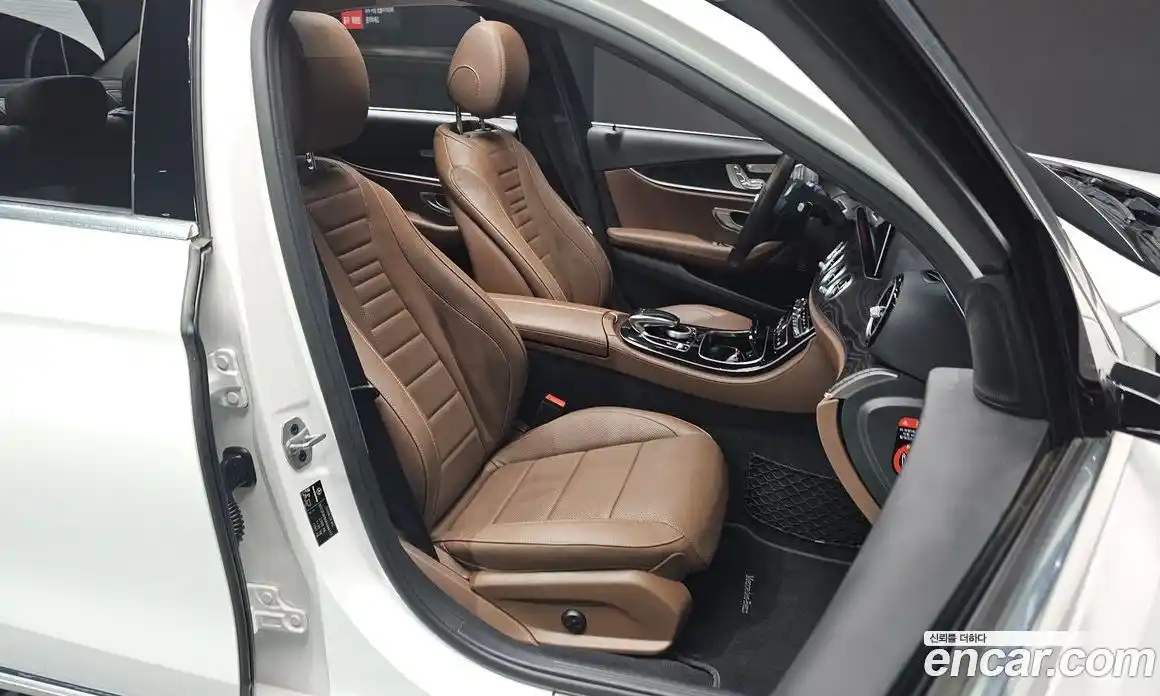 Mercedes-Benz E-Class 2019 2.0 Автомат в Москве № 195653, фото 10