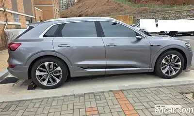 Audi e-tron 2020 Автомат в Москве № 196571, миниатюра 4