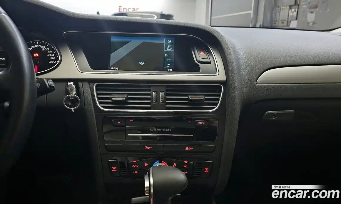 Audi A4 2015 2.0 Автомат в Москве № 196699, фото 13