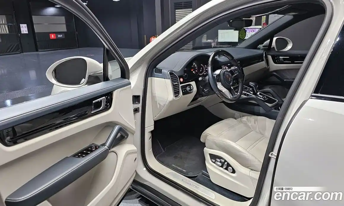 Porsche Cayenne 2021 3.0 Автомат в Москве № 197329, фото 11