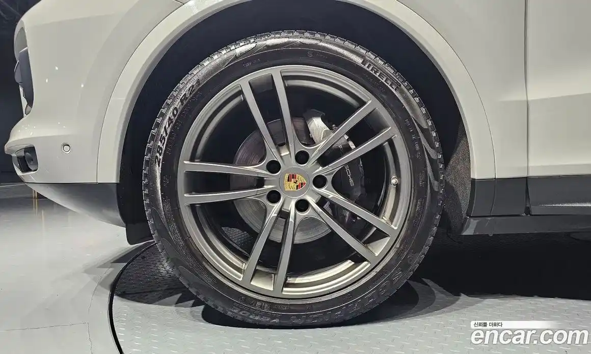 Porsche Cayenne 2021 3.0 Автомат в Москве № 197329, фото 4