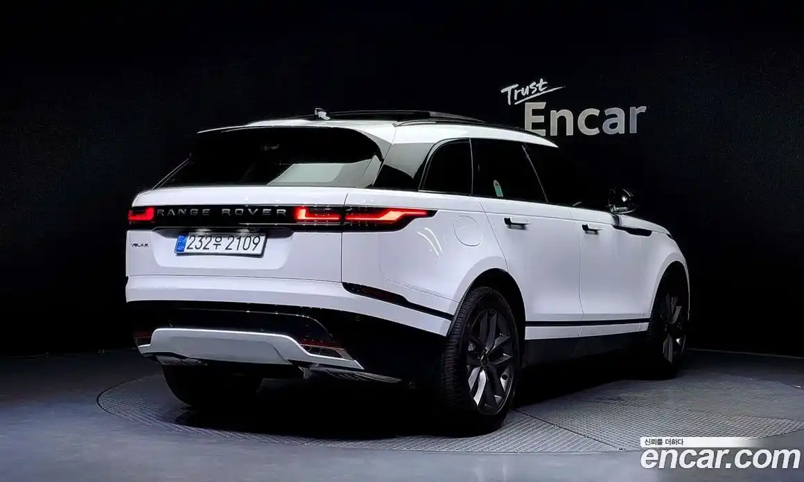 Land Rover Range-Rover Velar 2025 2.0 Автомат в Москве № 198060, фото 11