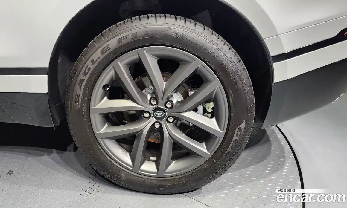 Land Rover Range-Rover Velar 2025 2.0 Автомат в Москве № 198060, фото 17