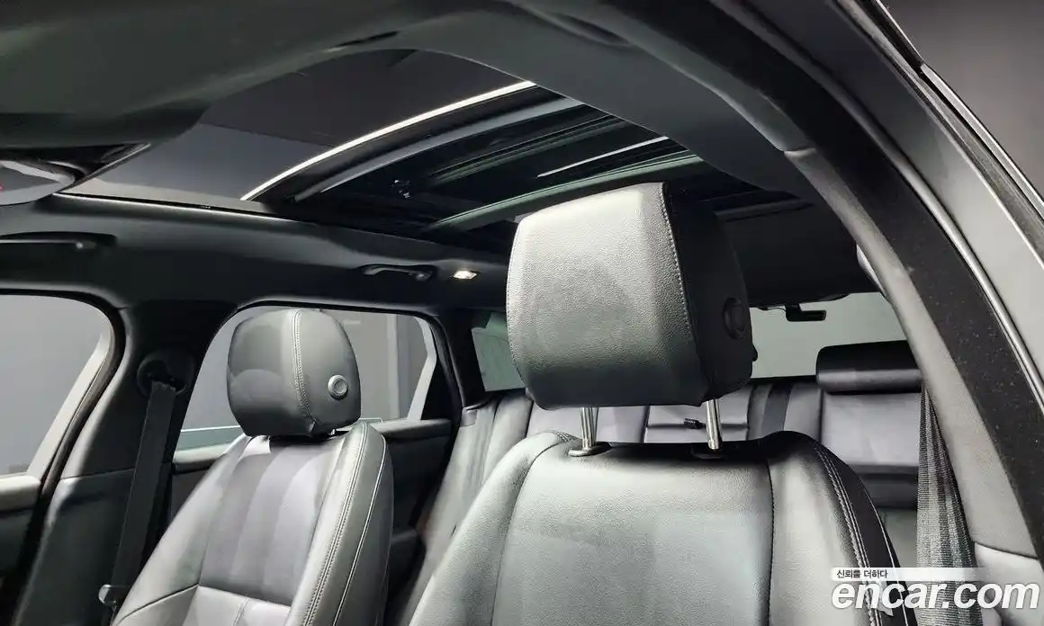 Land Rover Range-Rover Velar 2025 2.0 Автомат в Москве № 198060, фото 20