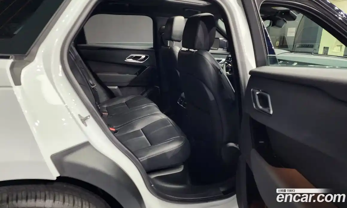 Land Rover Range-Rover Velar 2025 2.0 Автомат в Москве № 198060, фото 4