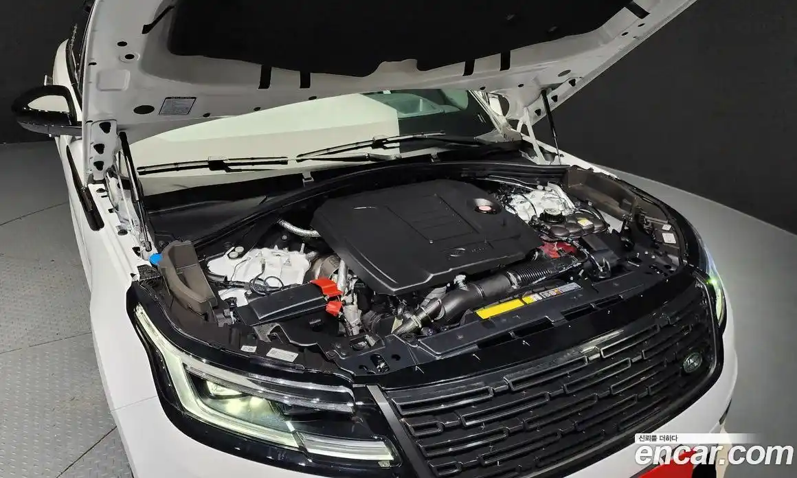 Land Rover Range-Rover Velar 2025 2.0 Автомат в Москве № 198060, фото 9