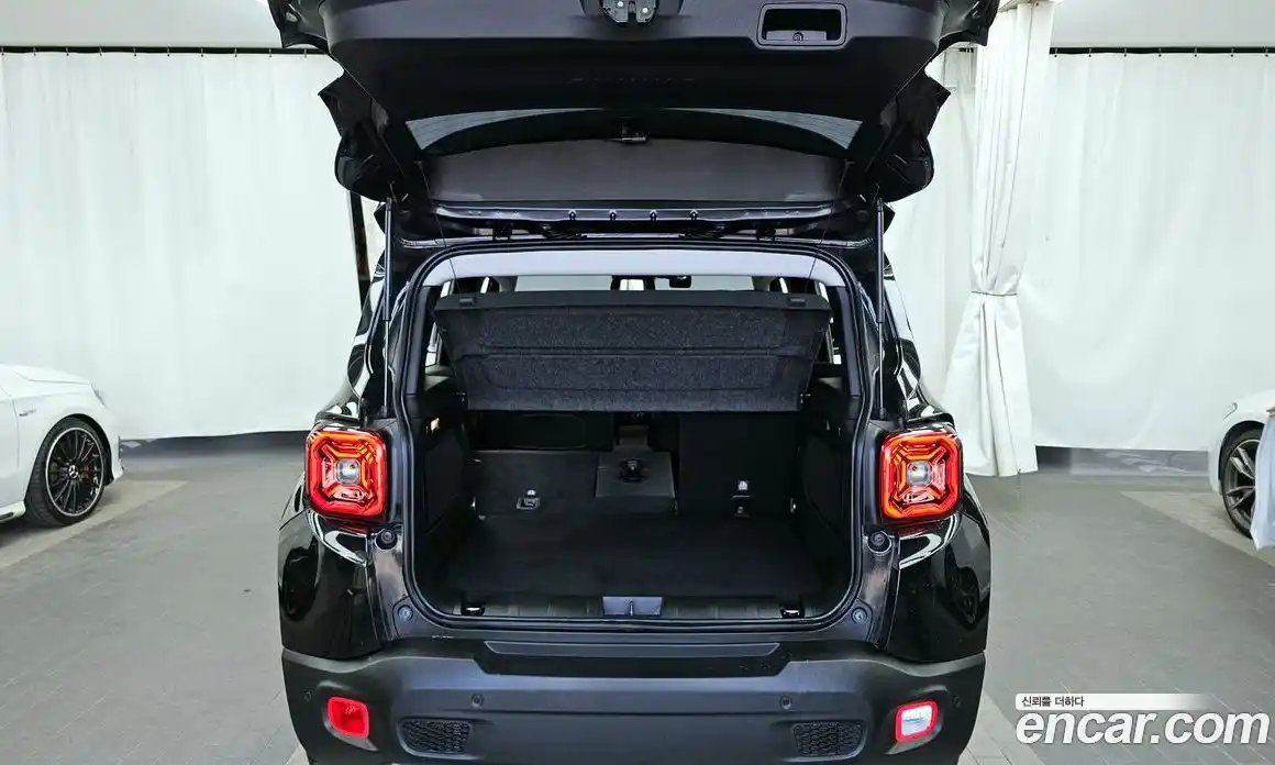 Jeep Renegade 2019 2.0 Автомат в Москве № 199468, фото 15