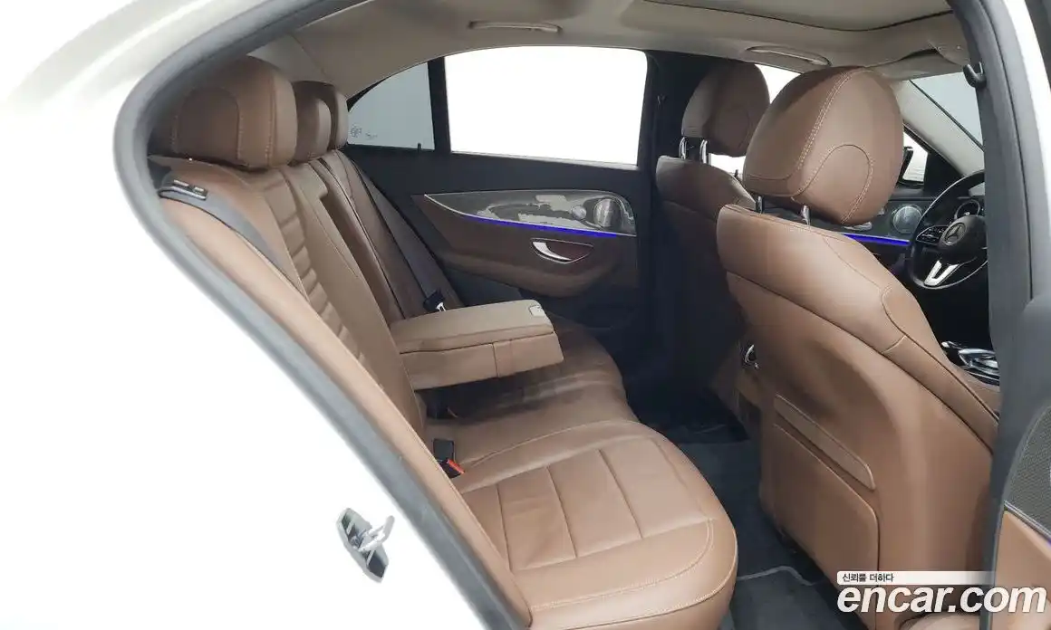 Mercedes-Benz E-Class 2020 2.0 Автомат в Москве № 212230, фото 12