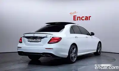 Mercedes-Benz E-Class 2020 2.0 Автомат в Москве № 212230, миниатюра 2