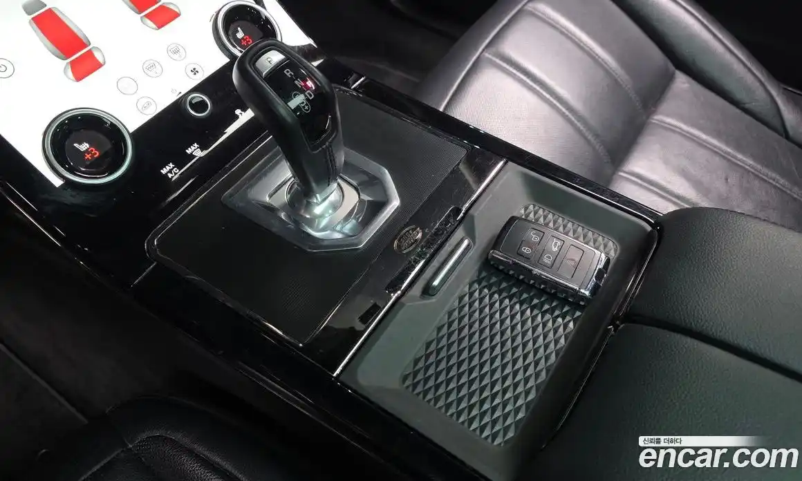 Land Rover Range-Rover Evoque 2020 2.0 Автомат в Москве № 213406, фото 14