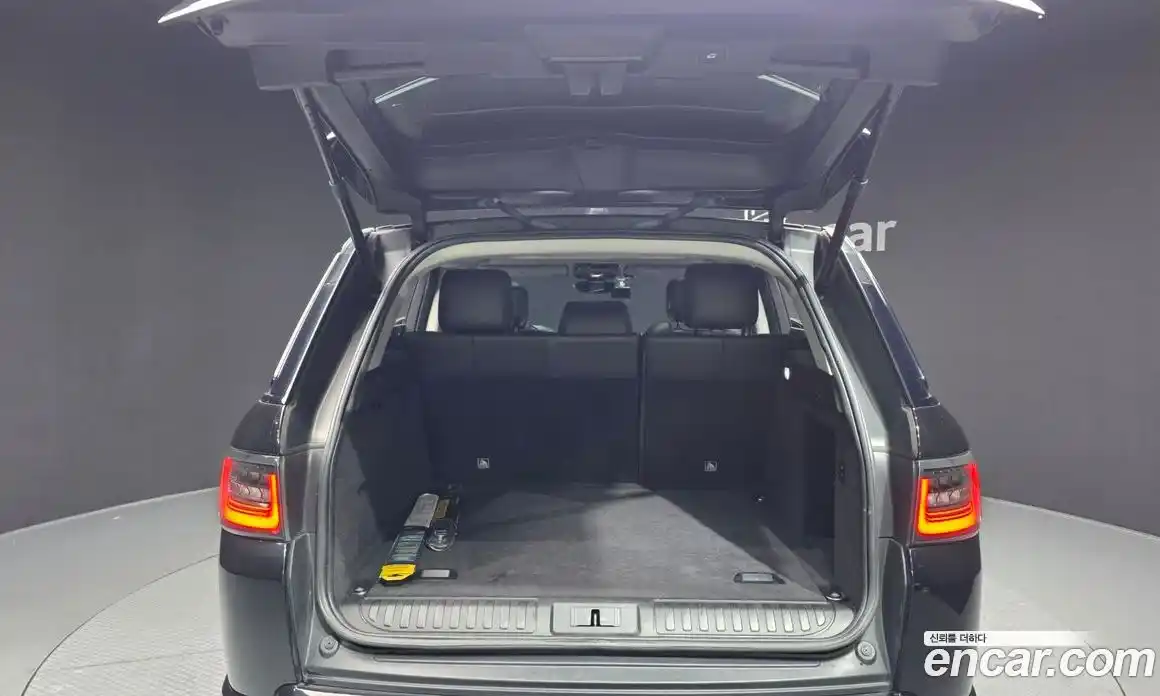 Land Rover Range-Rover Sport 2018 3.0 Автомат в Москве № 213623, фото 18