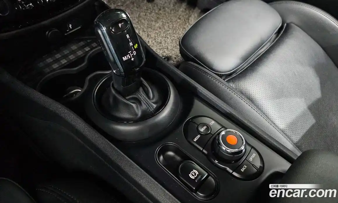 Mini Clubman 2019 2.0 Автомат в Москве № 214377, фото 12