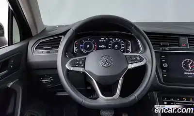 Volkswagen Tiguan 2021 2.0 Автомат в Москве № 215134, миниатюра 11