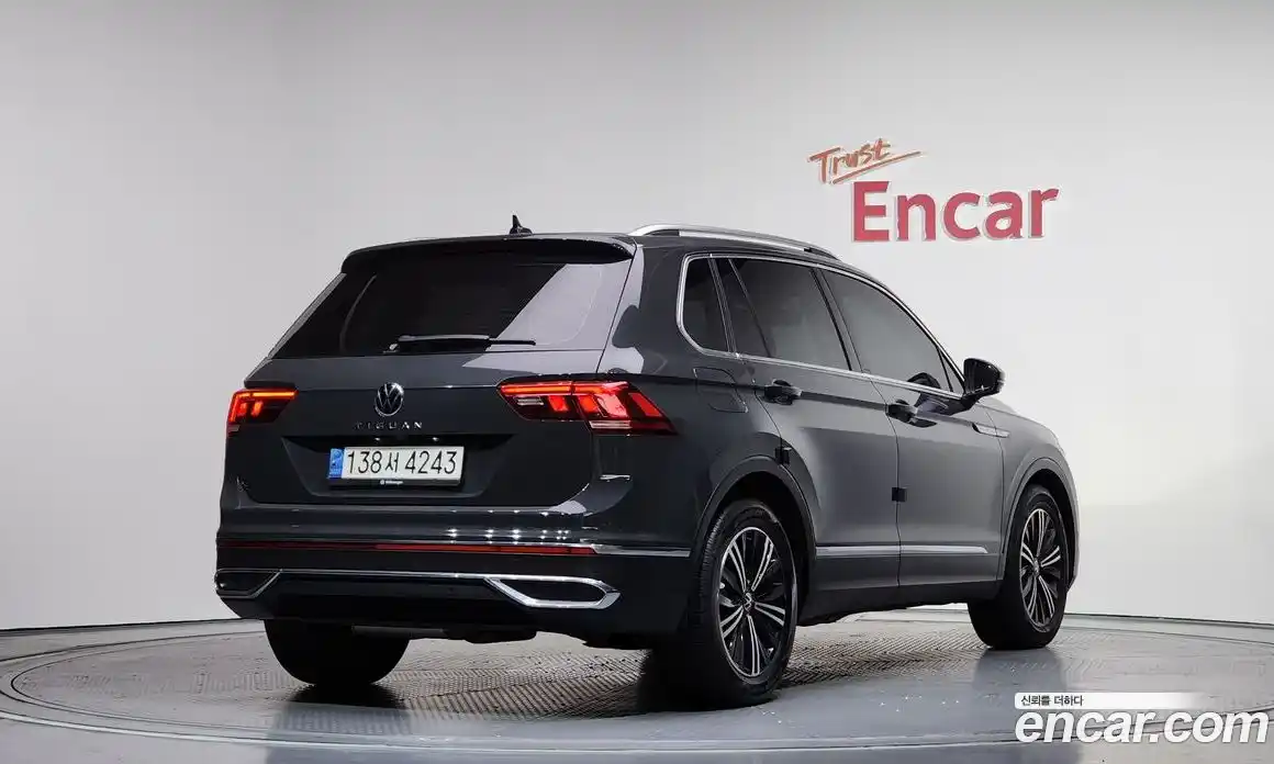 Volkswagen Tiguan 2021 2.0 Автомат в Москве № 215134, фото 15