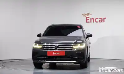 Volkswagen Tiguan 2021 2.0 Автомат в Москве № 215134, миниатюра 3