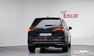 Volkswagen Tiguan 2021 2.0 Автомат в Москве № 215134, миниатюра 4